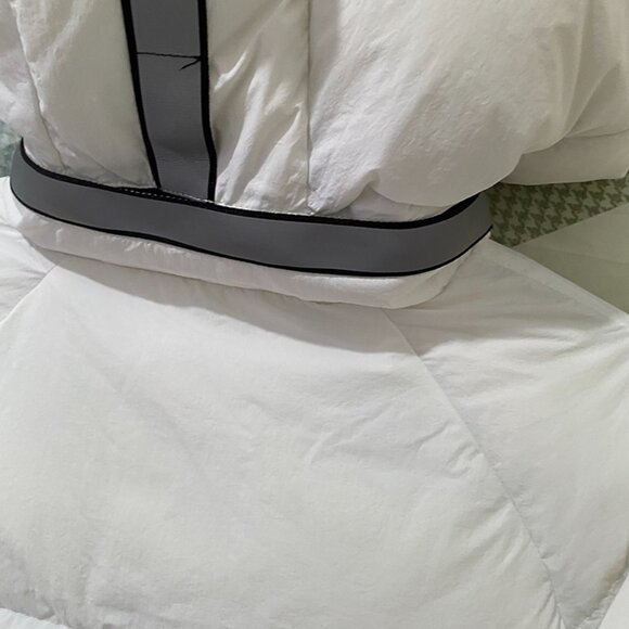 Canada Goose White Down Jacket - Picture 2 of 11